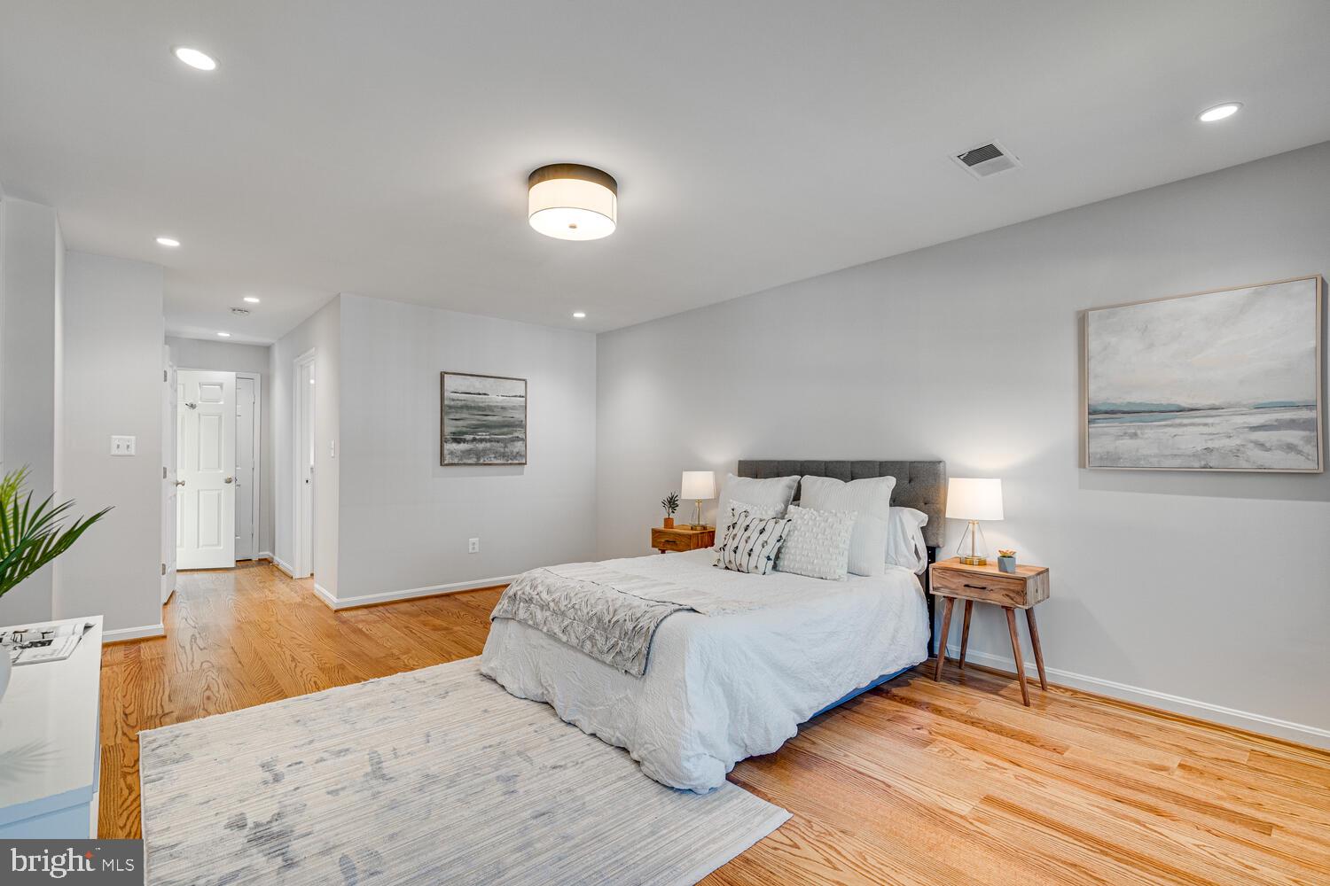 6421 Linway Ter