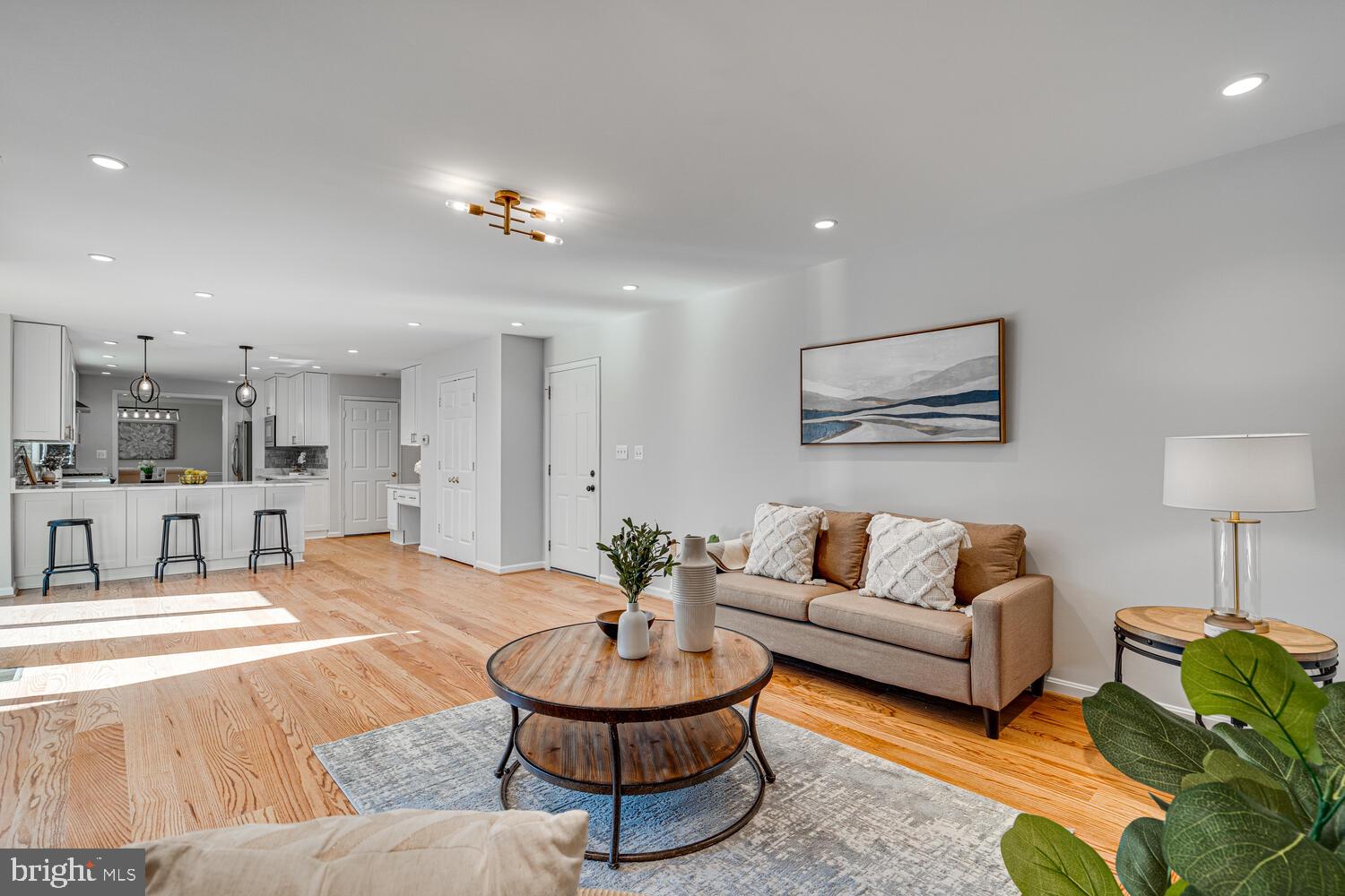 6421 Linway Ter