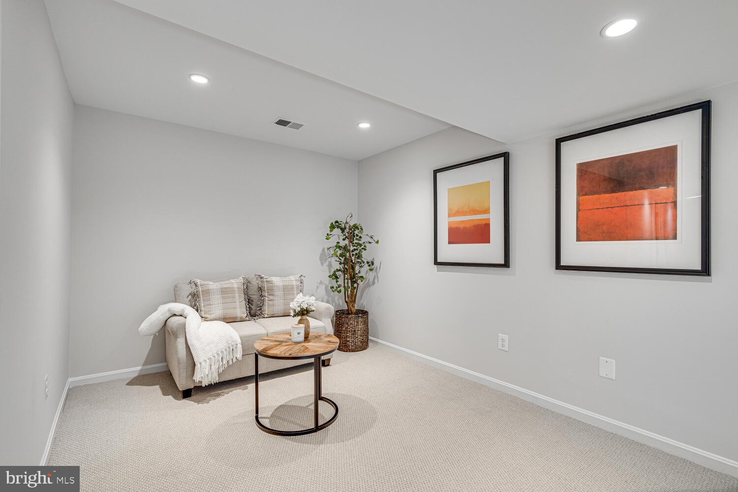 6421 Linway Ter