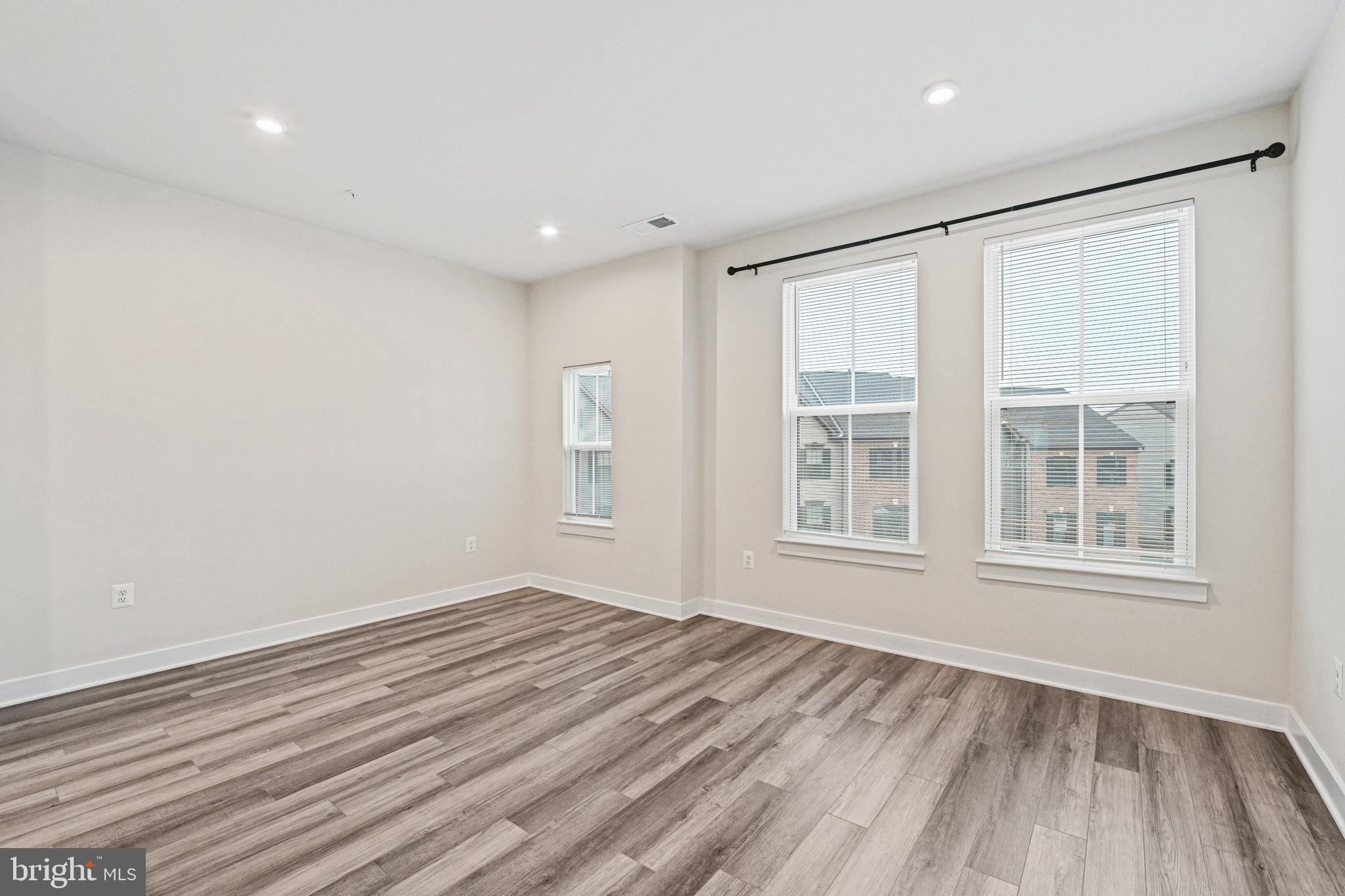 2749 Velocity Dr