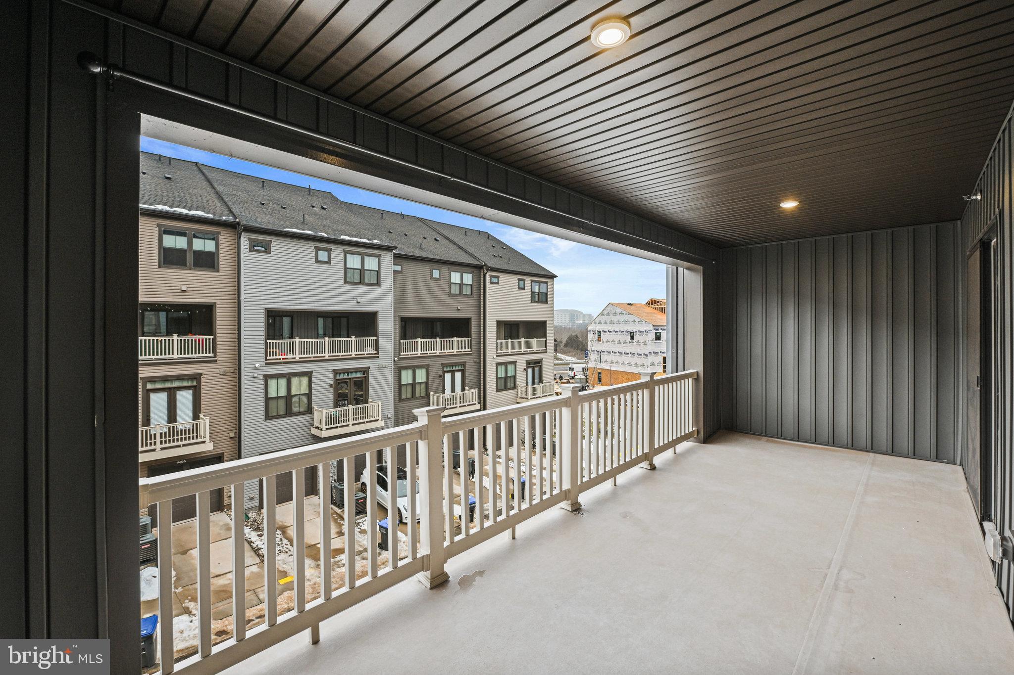 2749 Velocity Dr