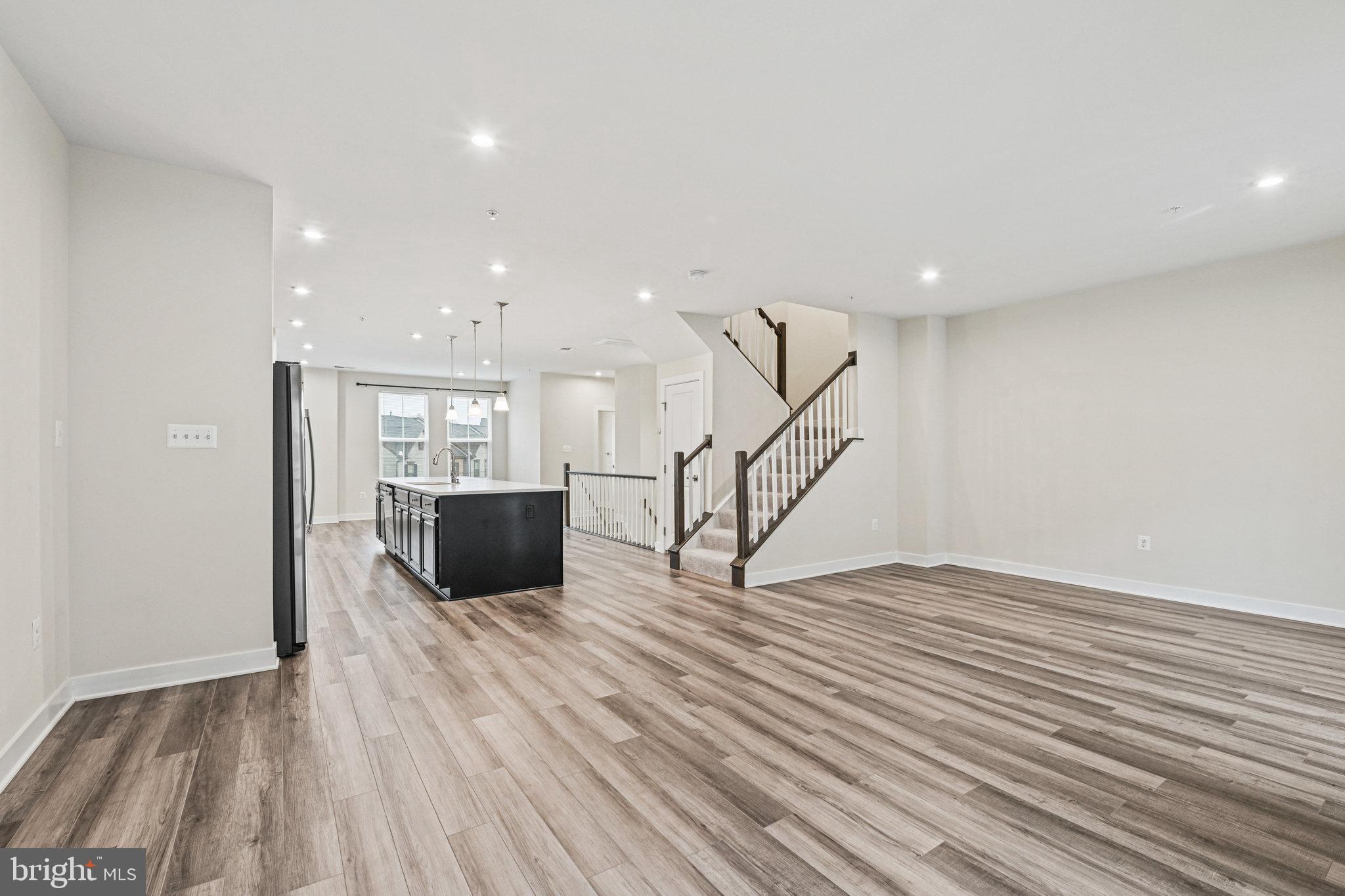 2749 Velocity Dr