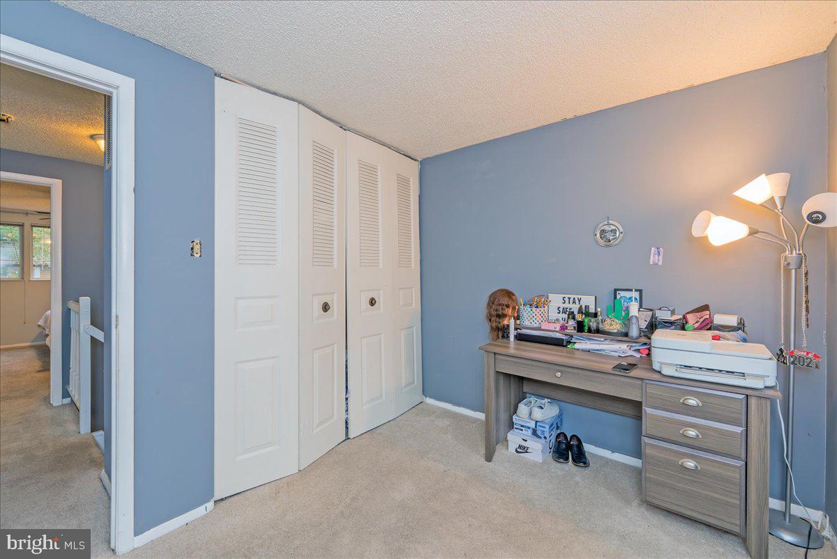 8136 Loving Forest Ct