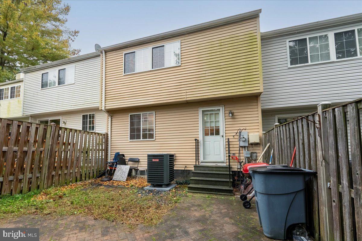 8136 Loving Forest Ct