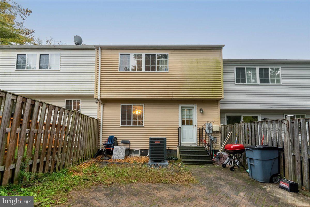 8136 Loving Forest Ct