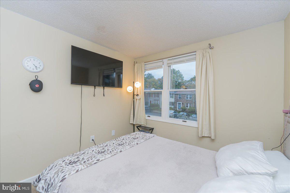8136 Loving Forest Ct