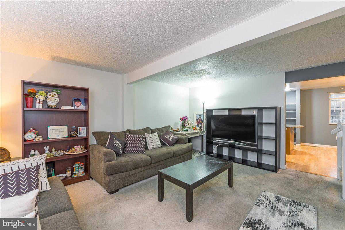 8136 Loving Forest Ct