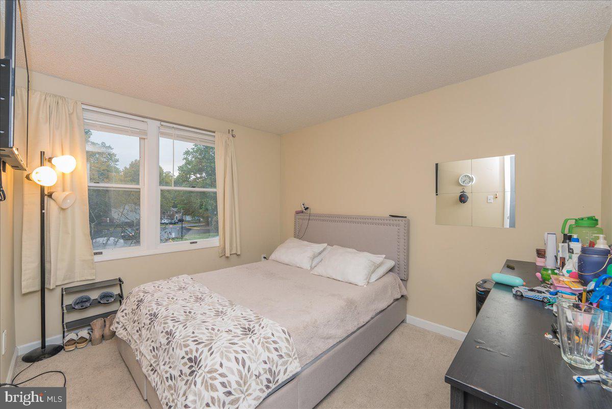 8136 Loving Forest Ct