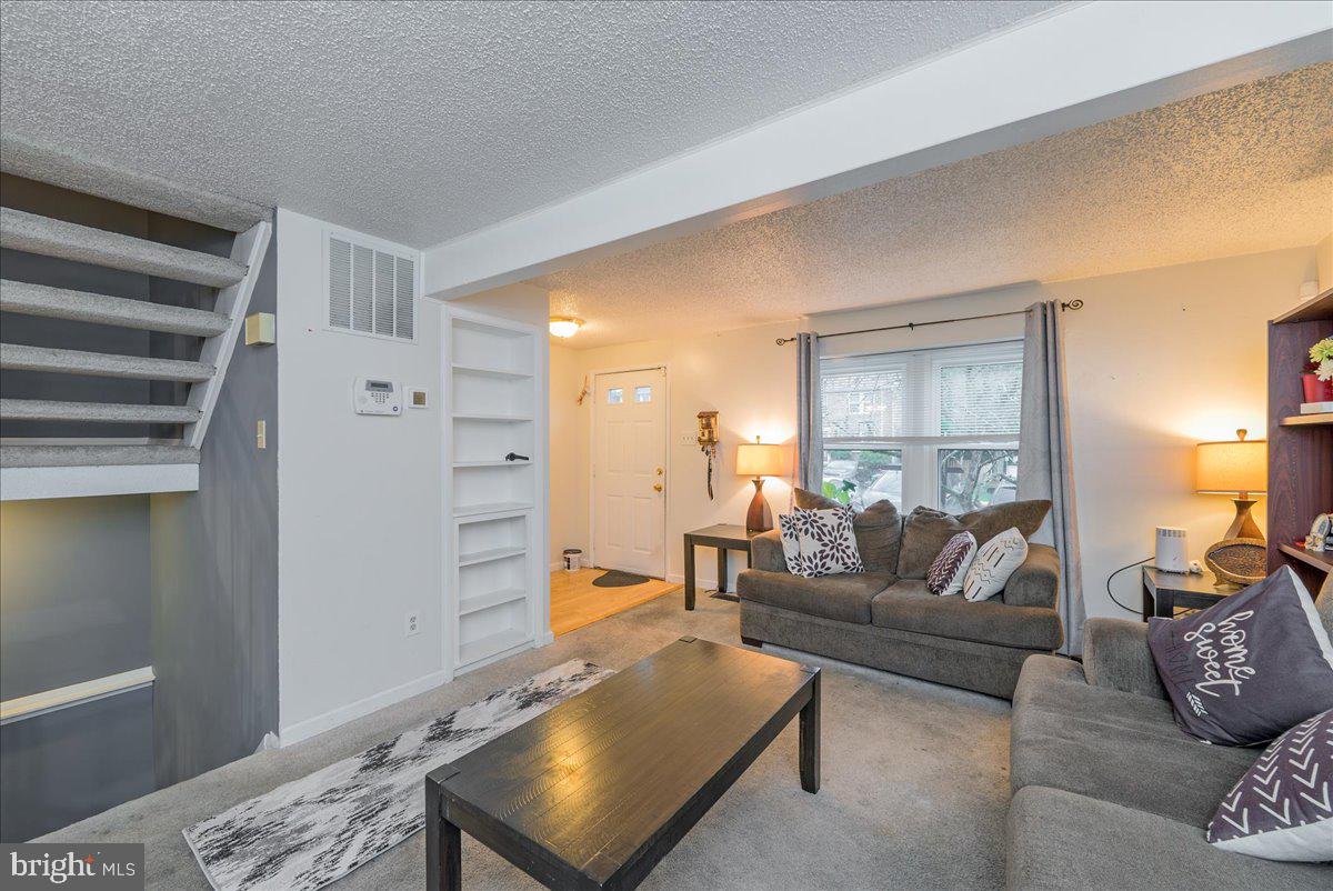8136 Loving Forest Ct