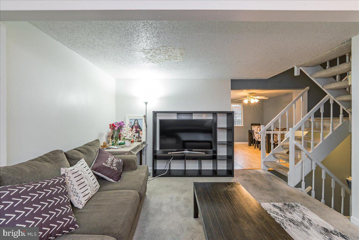 8136 Loving Forest Ct