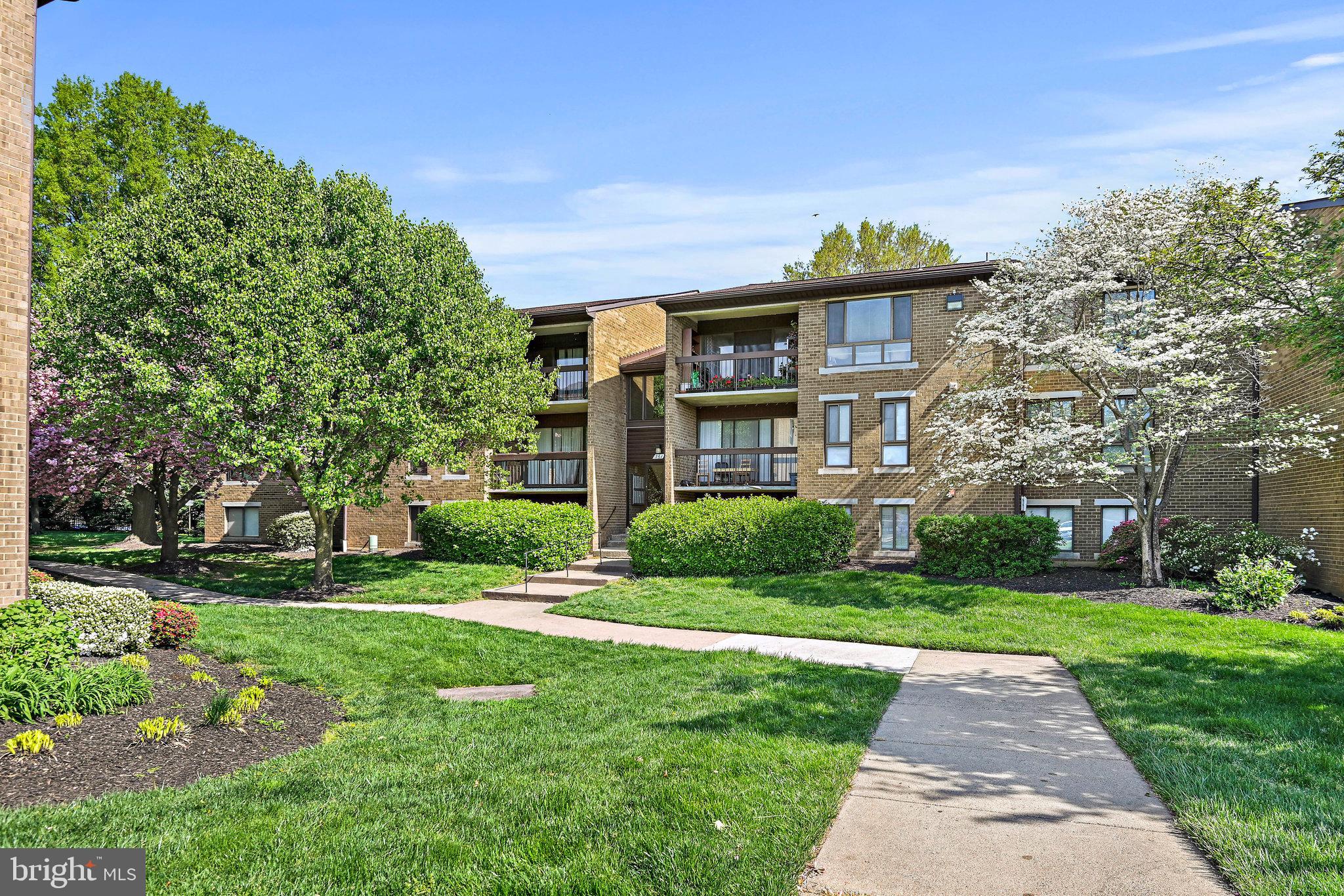 561 Florida Ave #203