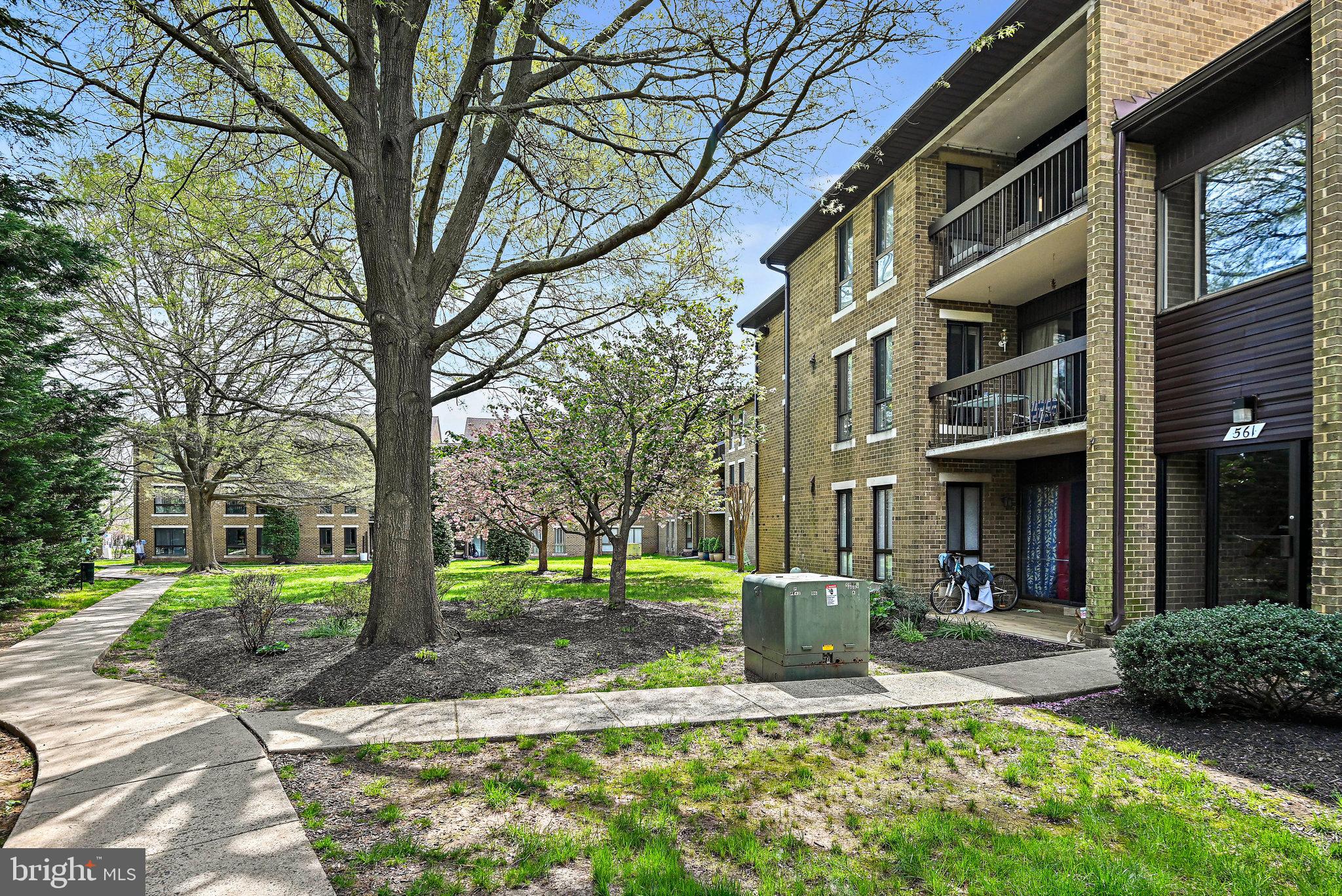 561 Florida Ave #203