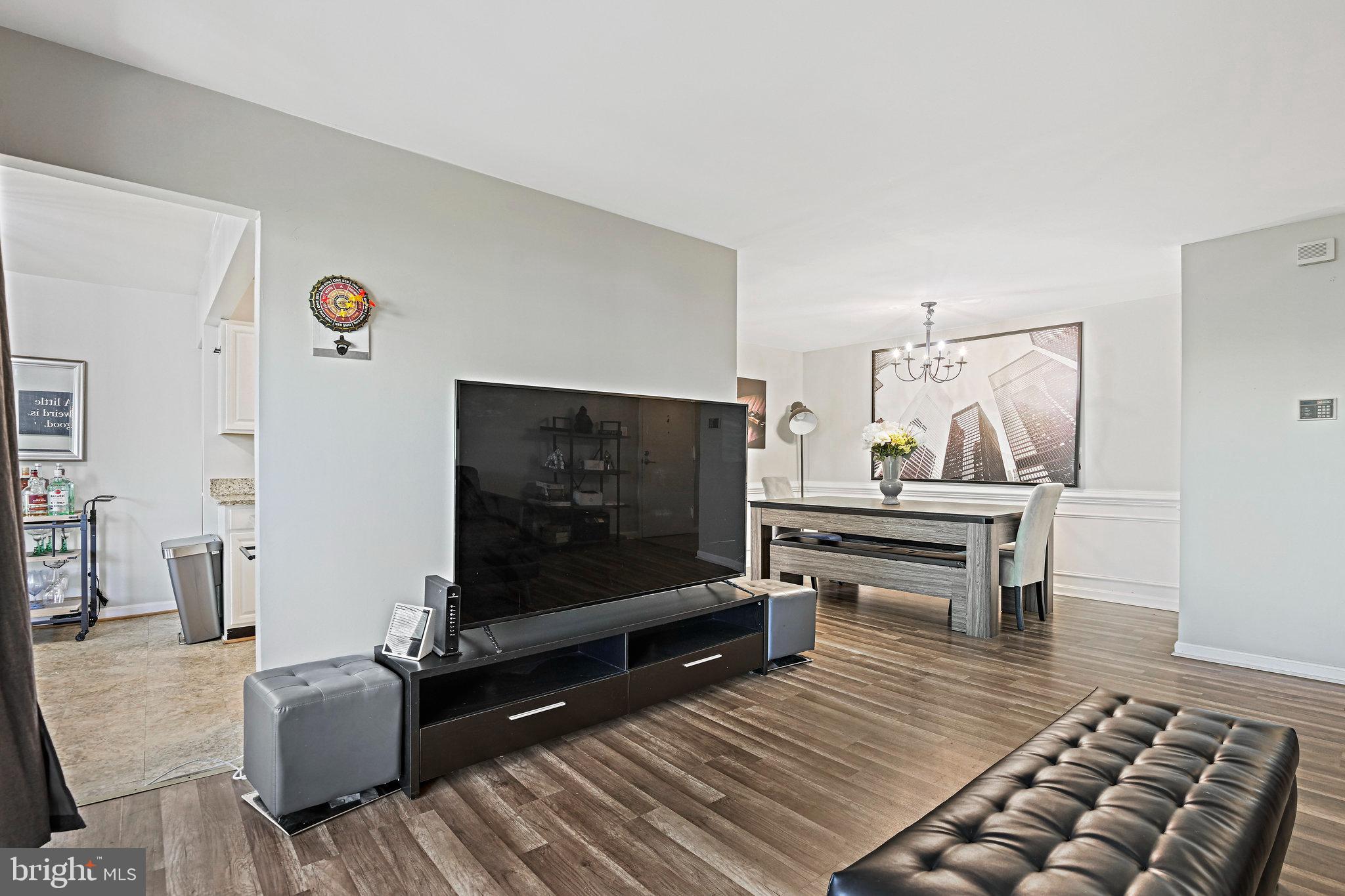 561 Florida Ave #203