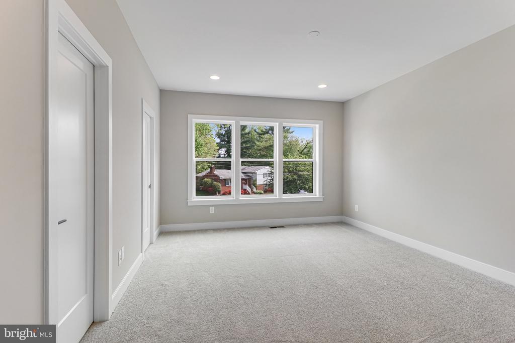 10108 Garrett St