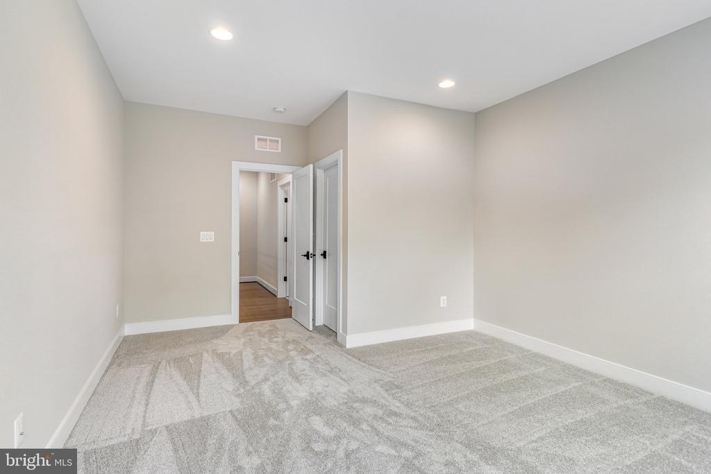 10108 Garrett St