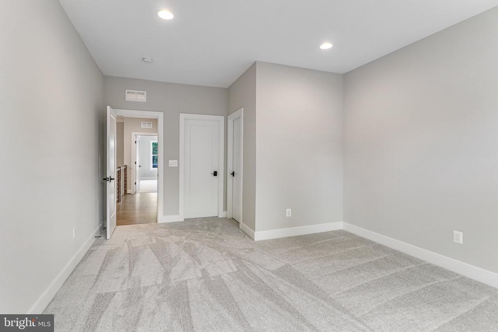 10108 Garrett St