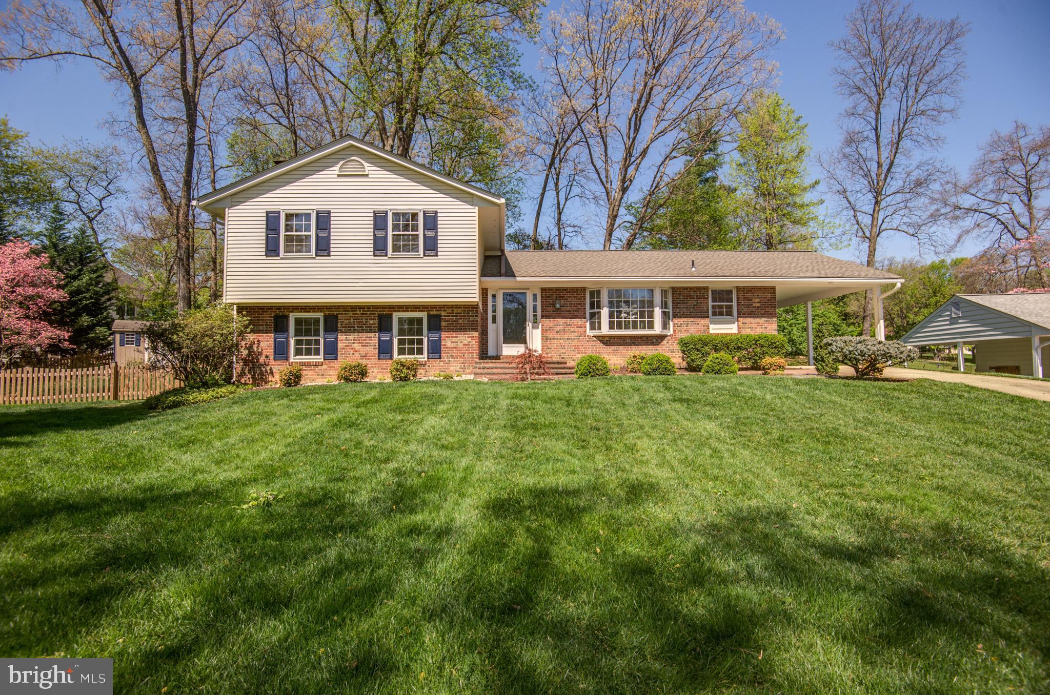 9911 Minuet Ct