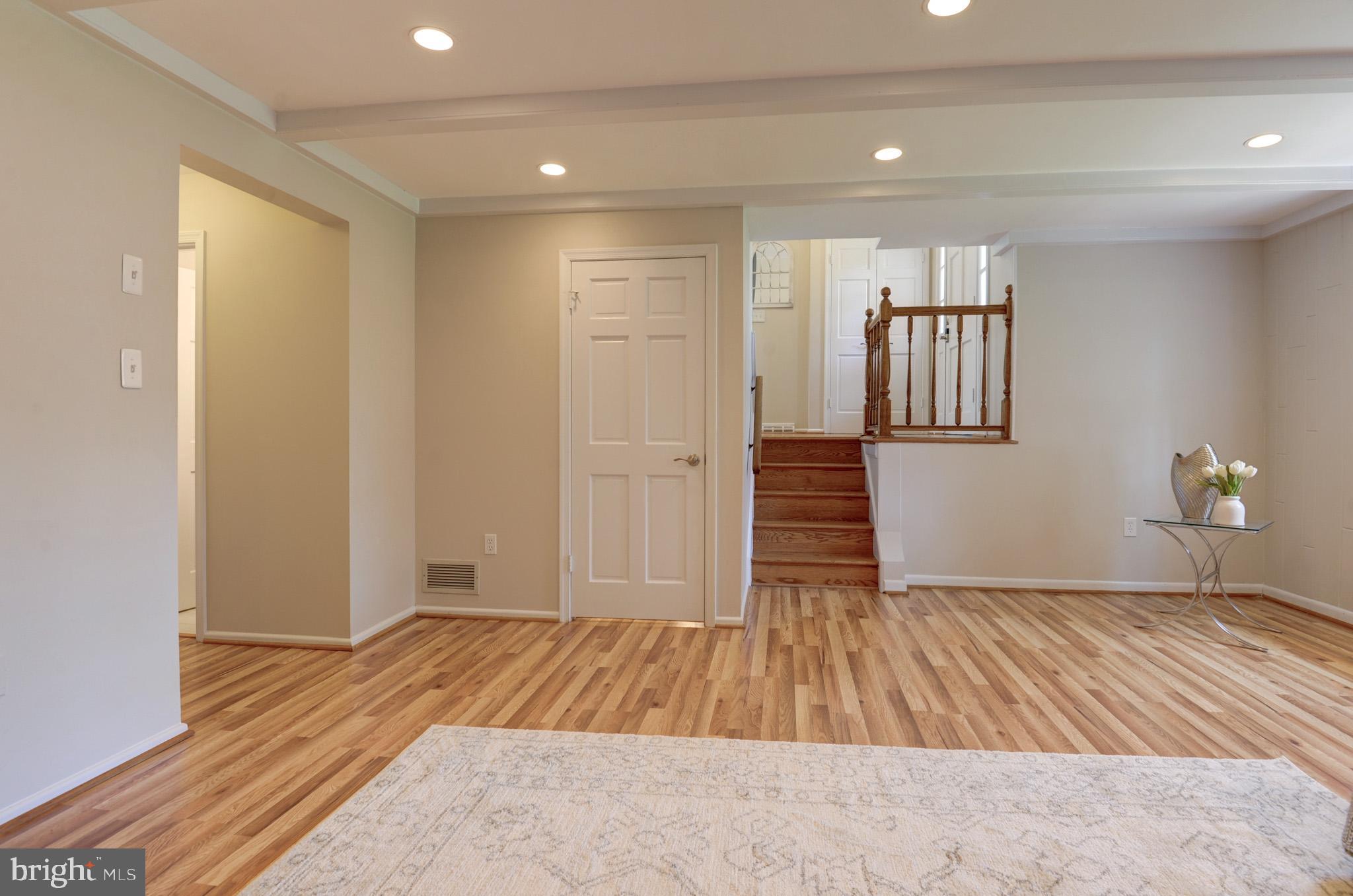 9911 Minuet Ct