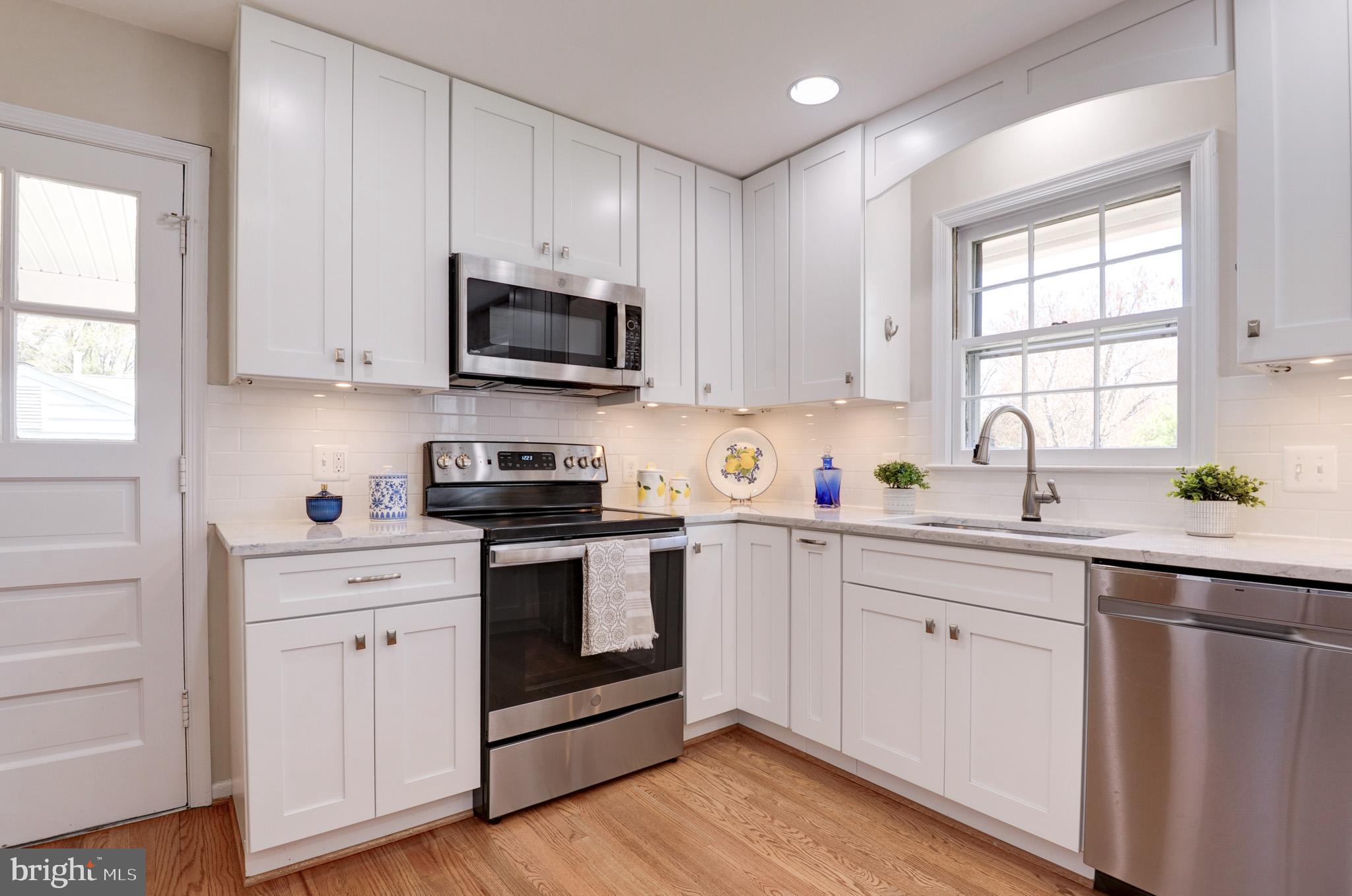 9911 Minuet Ct