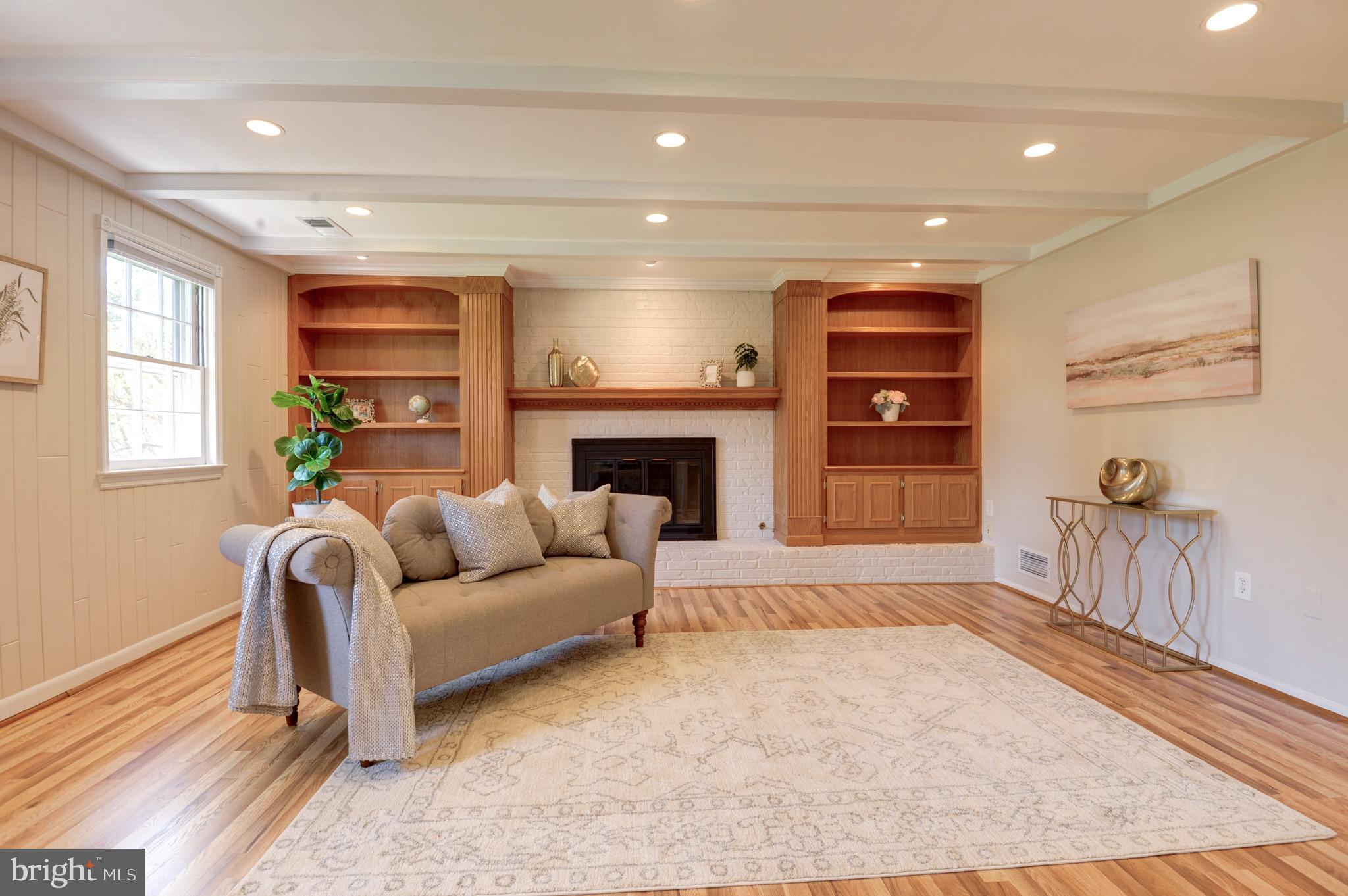 9911 Minuet Ct