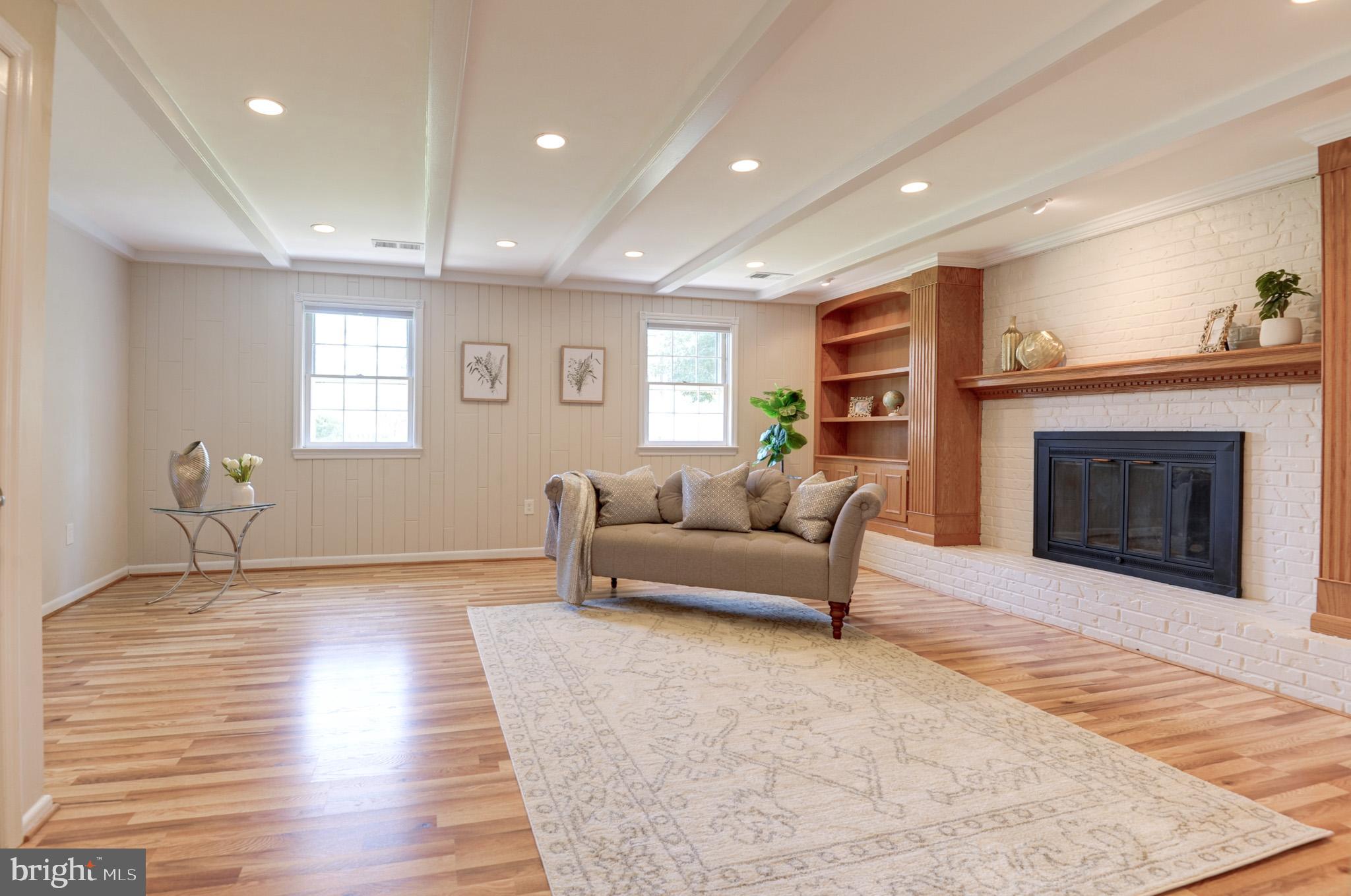 9911 Minuet Ct