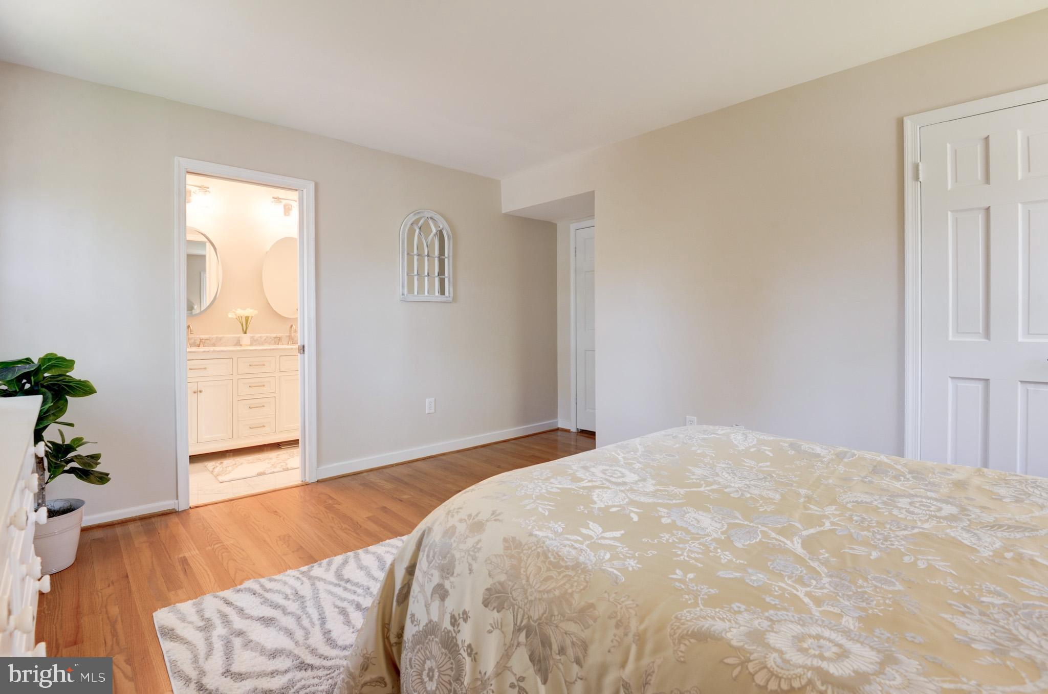 9911 Minuet Ct