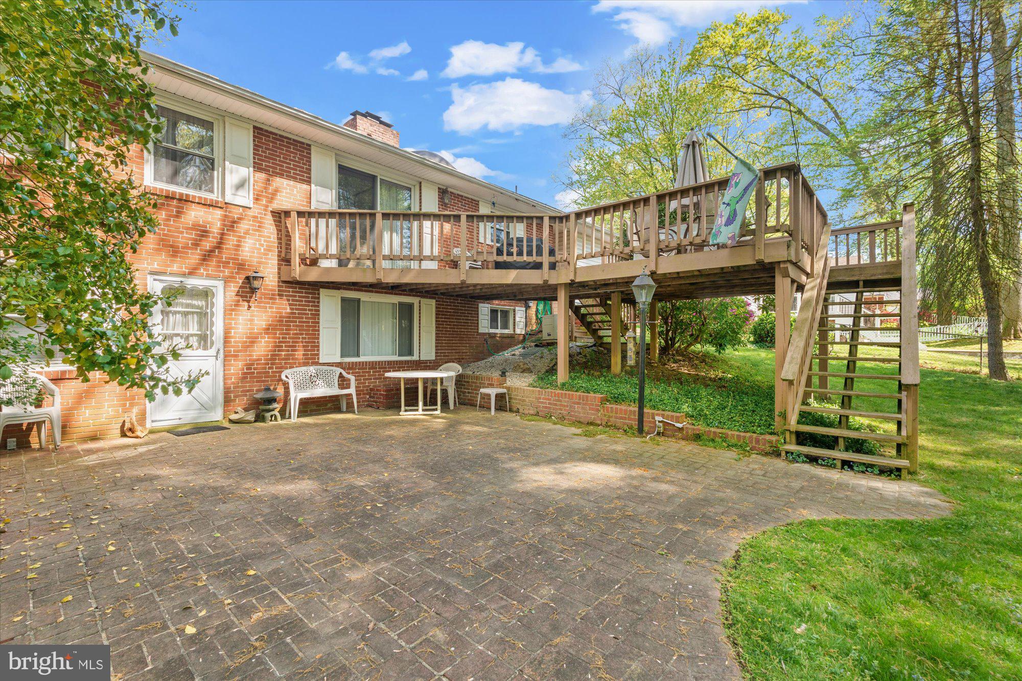 5504 Easton Dr