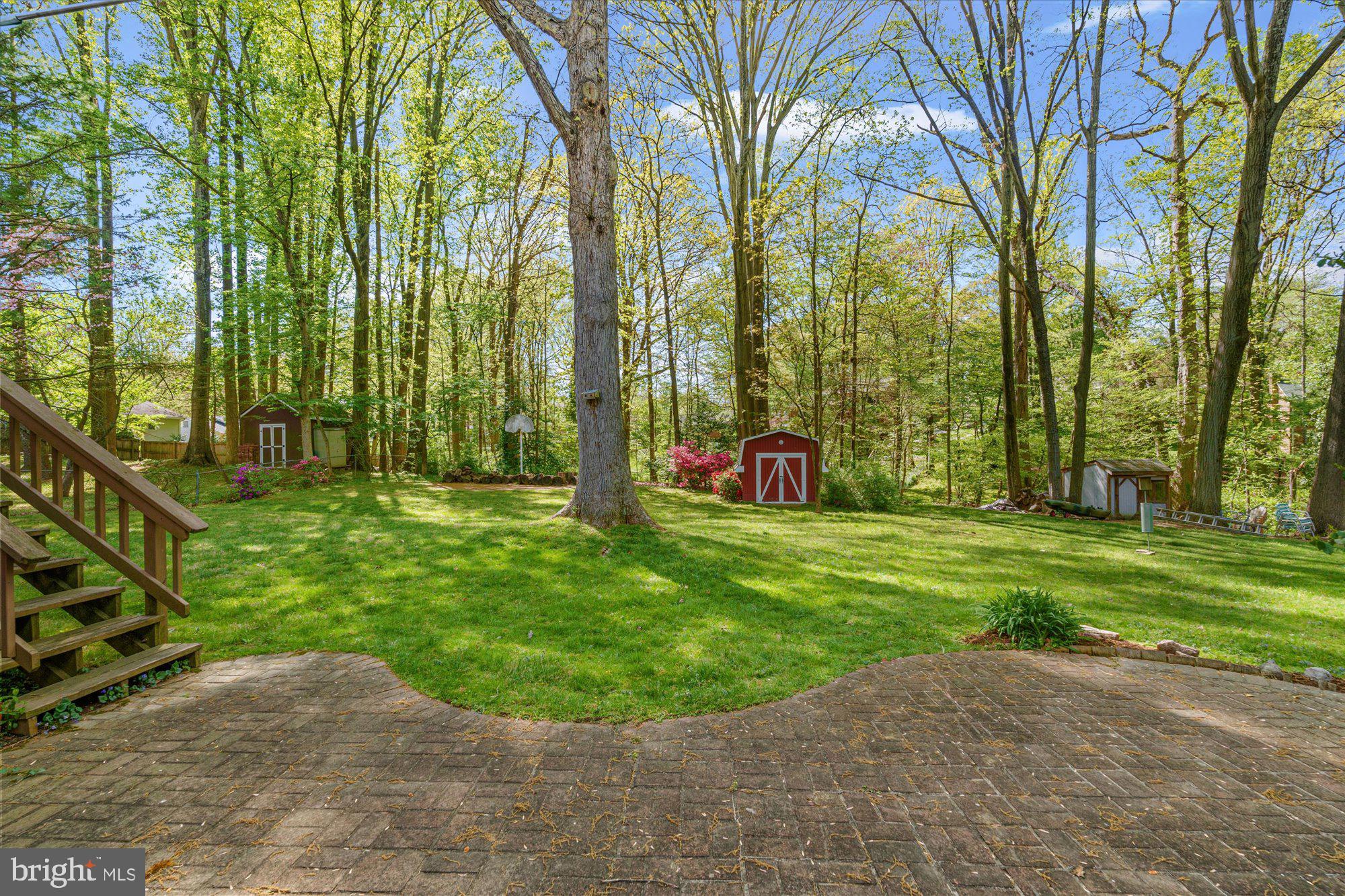 5504 Easton Dr