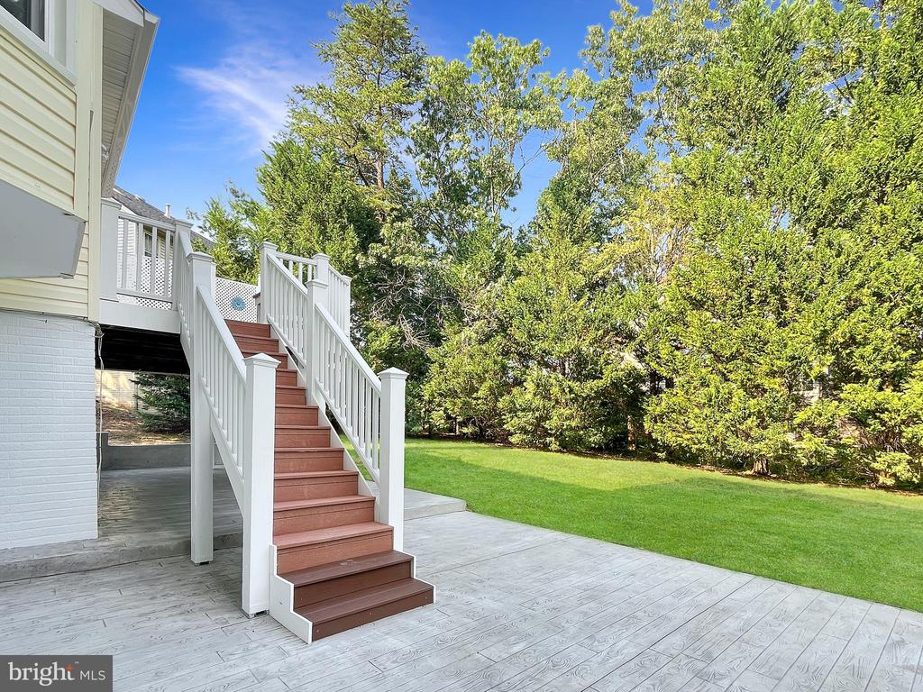 7803 VALLEYFIELD DR