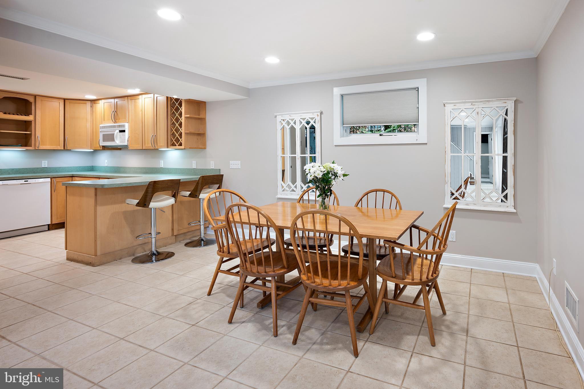 6445 Walters Woods Dr