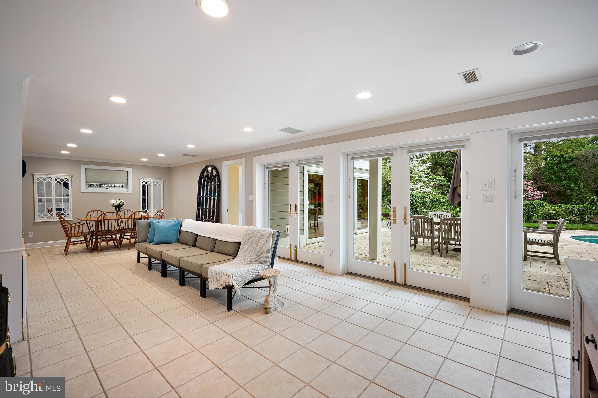 6445 Walters Woods Dr