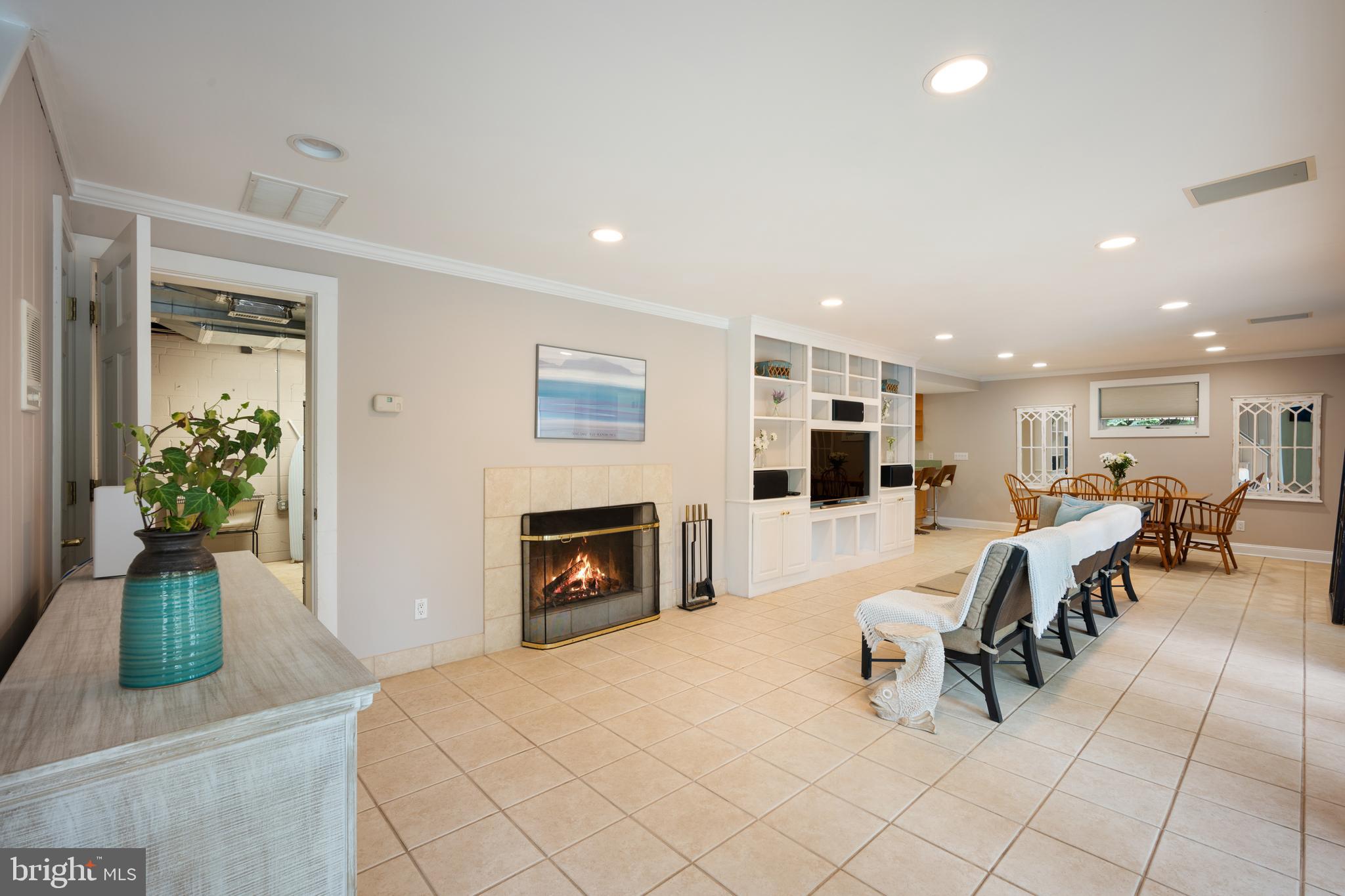 6445 Walters Woods Dr