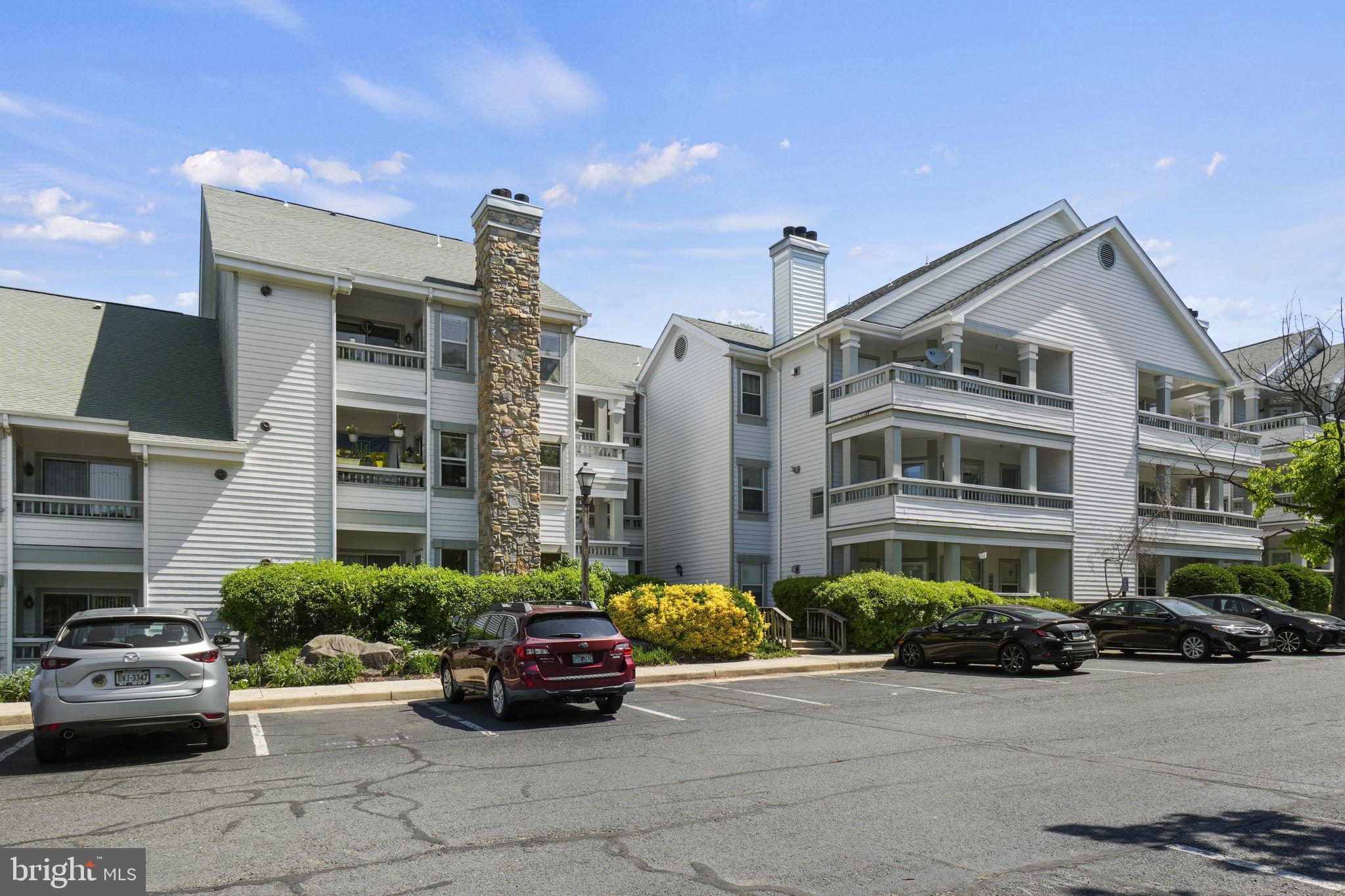 4405 Fair Stone Dr #201