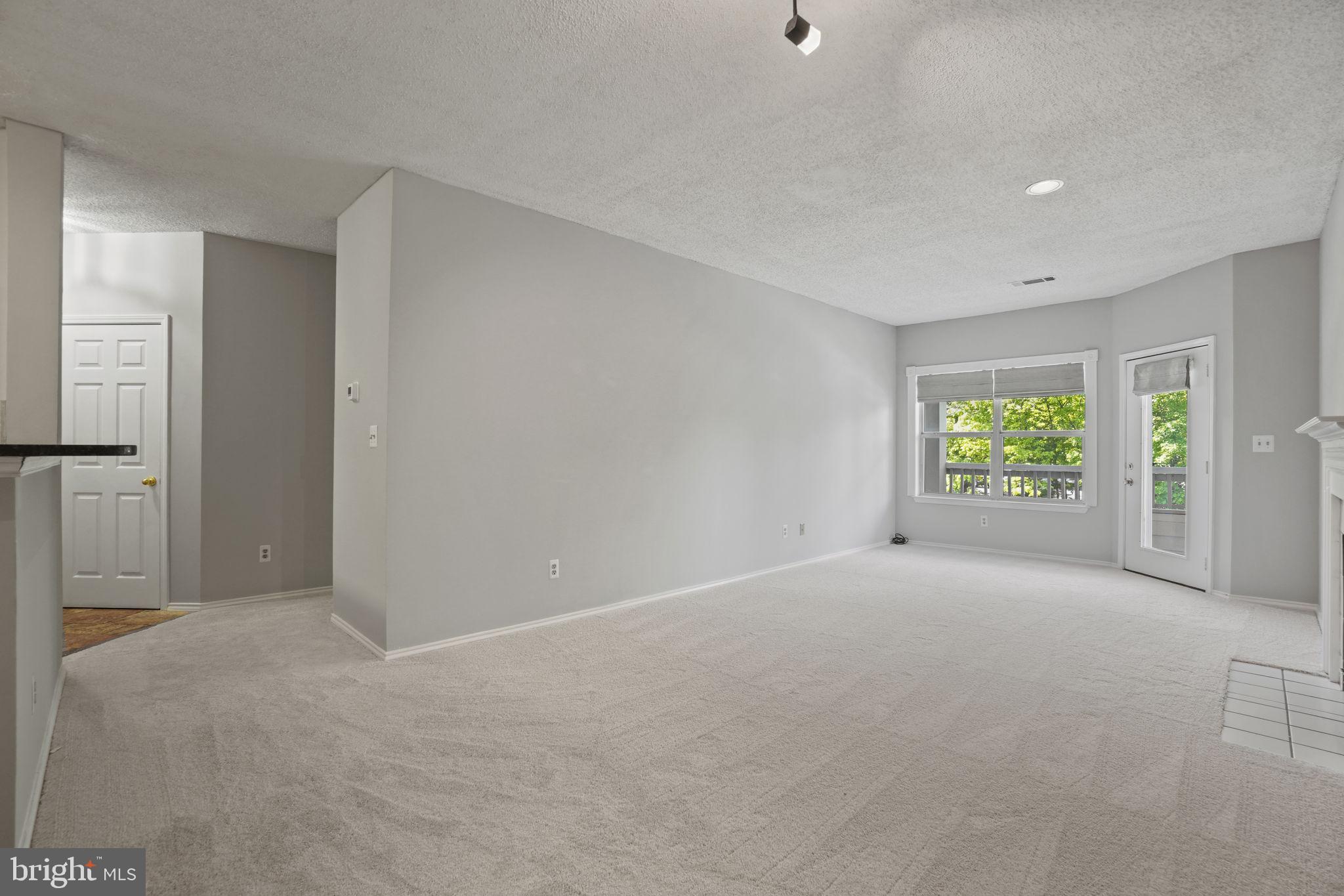4405 Fair Stone Dr #201