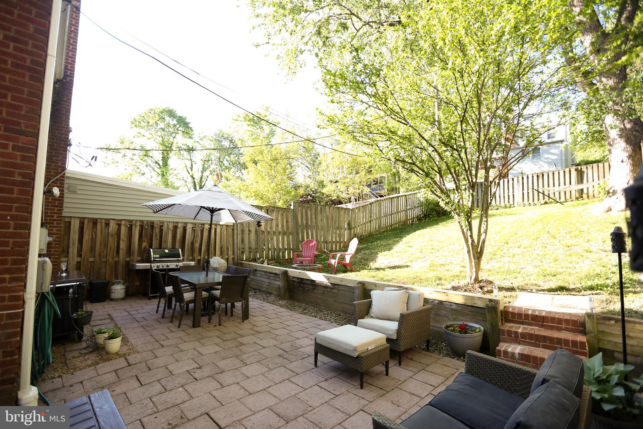 2716 Farmington Dr