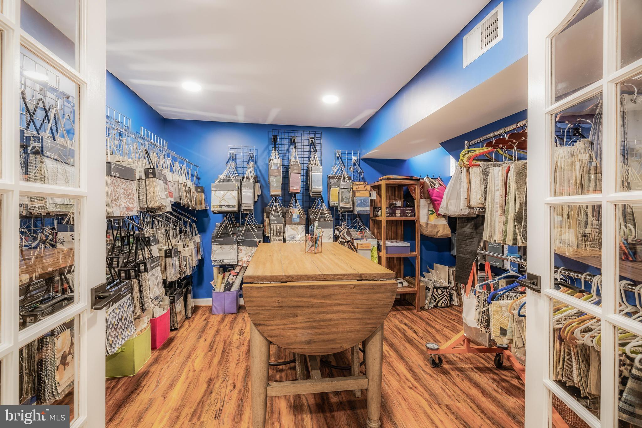 5822 Oak Leather Dr