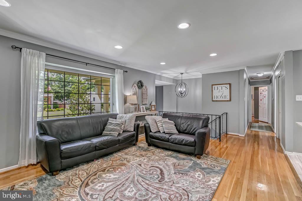 1116 Anesbury Ln