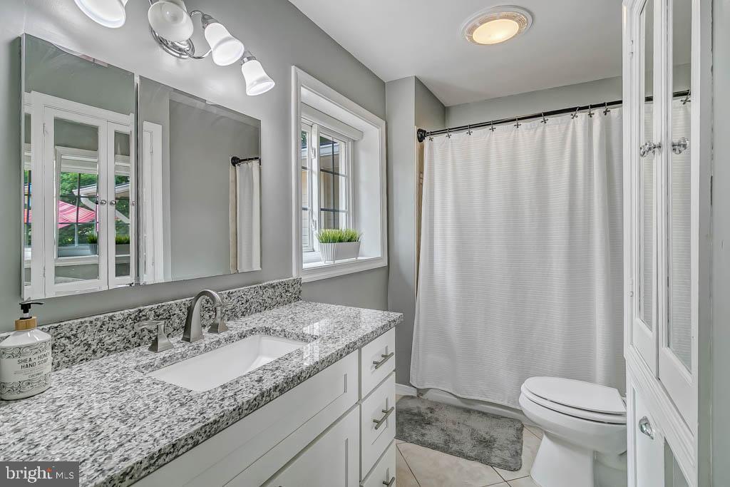 1116 Anesbury Ln