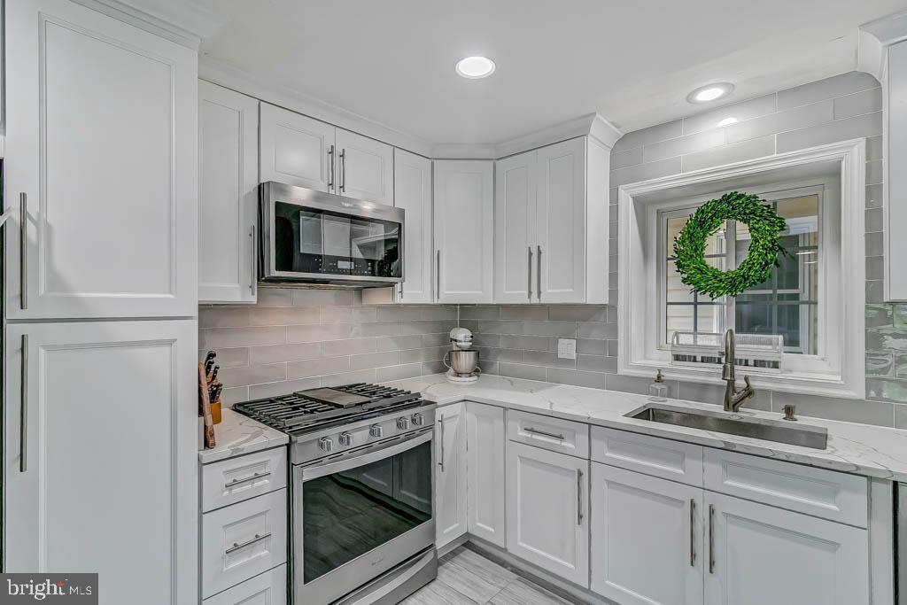 1116 Anesbury Ln