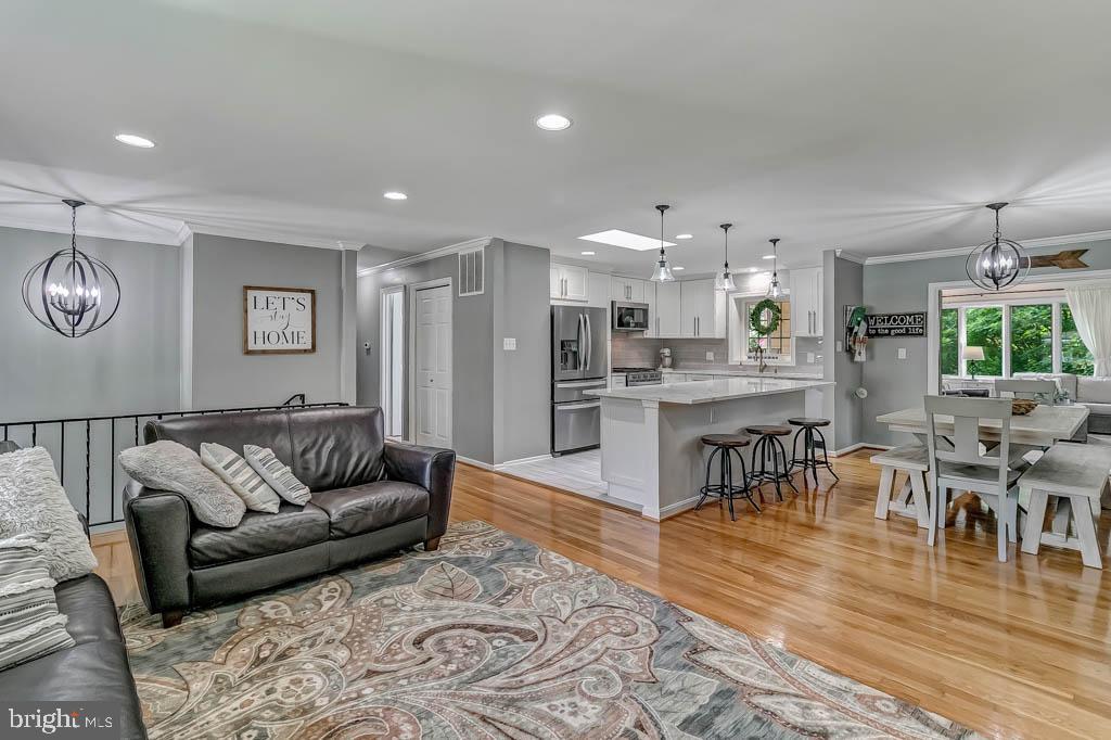 1116 Anesbury Ln