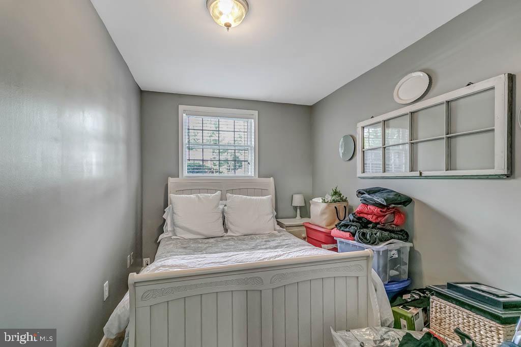 1116 Anesbury Ln