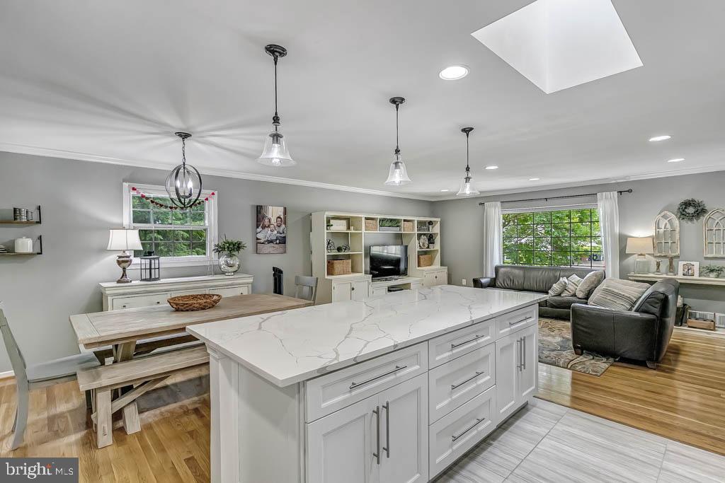 1116 Anesbury Ln