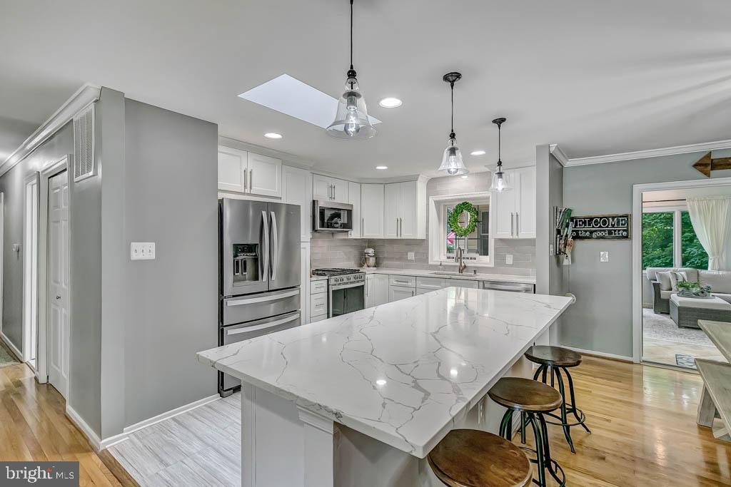 1116 Anesbury Ln
