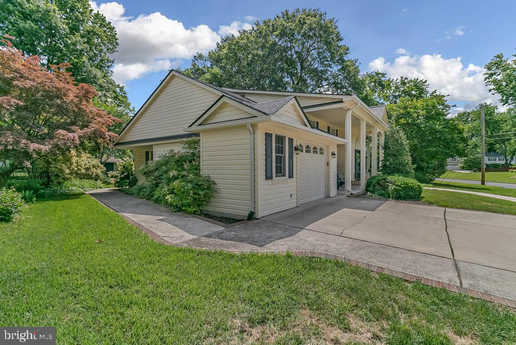 1116 Anesbury Ln