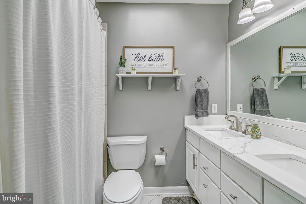 1116 Anesbury Ln