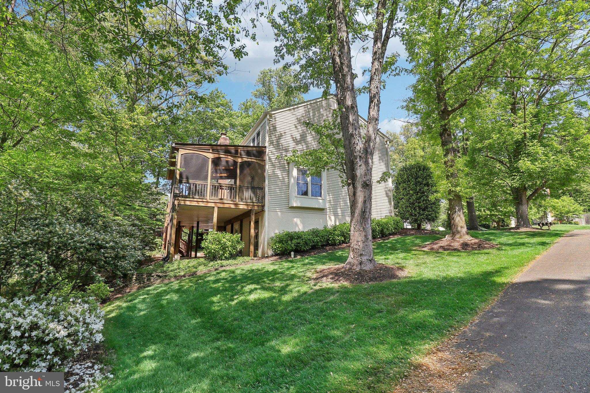10719 Oakenshaw Ct