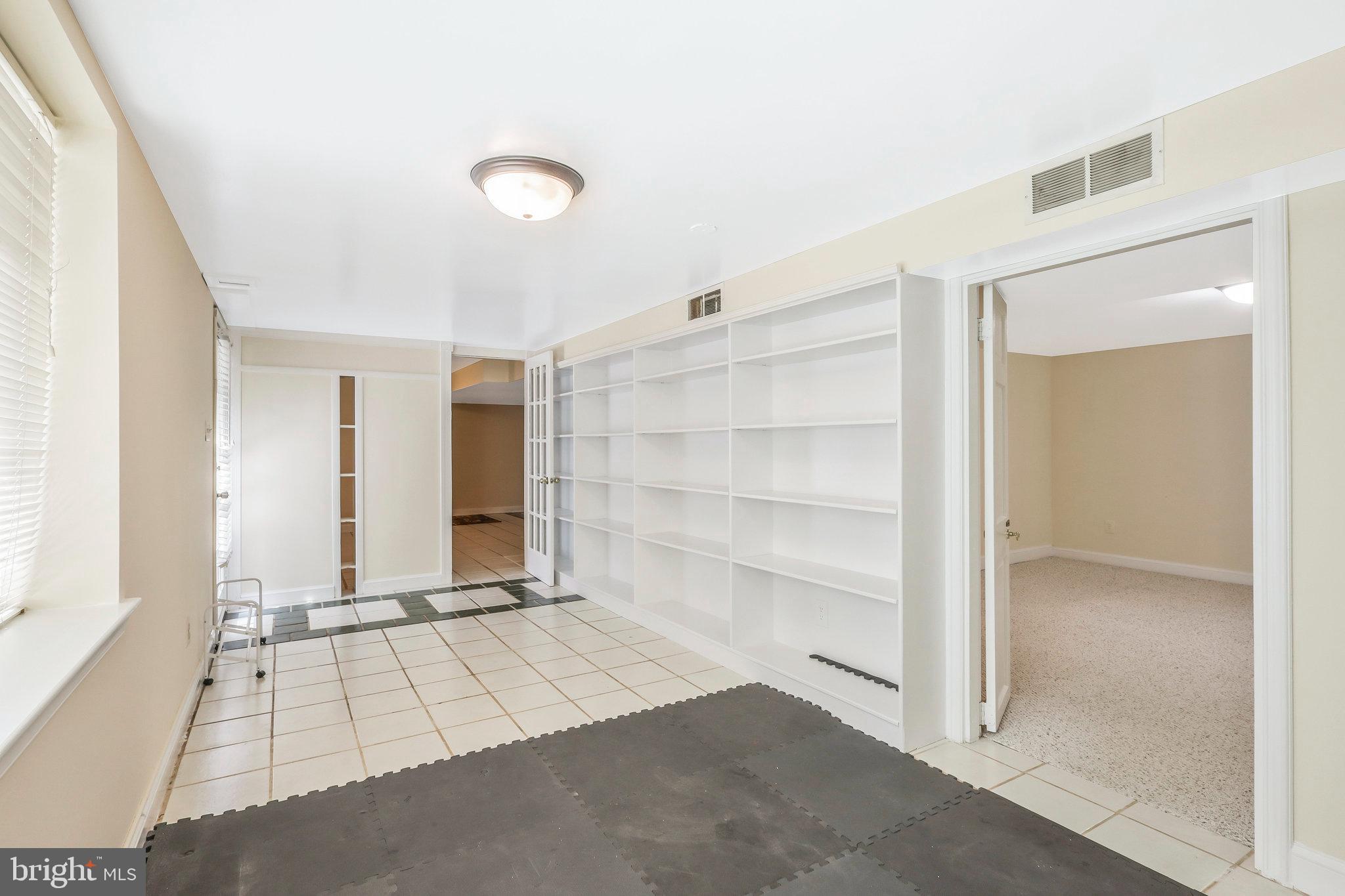 7030 Donna Cir