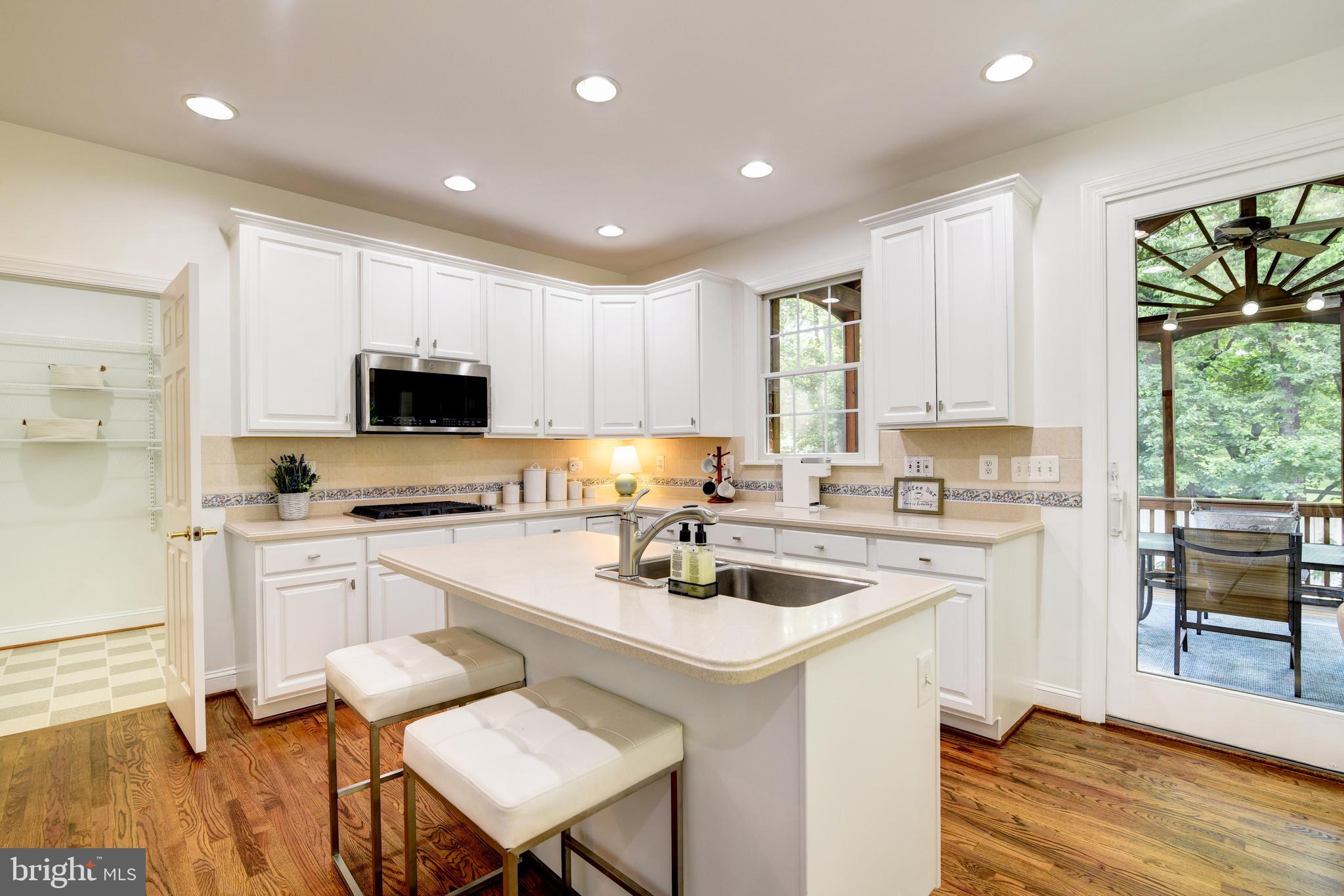 7957 Robarge Ct