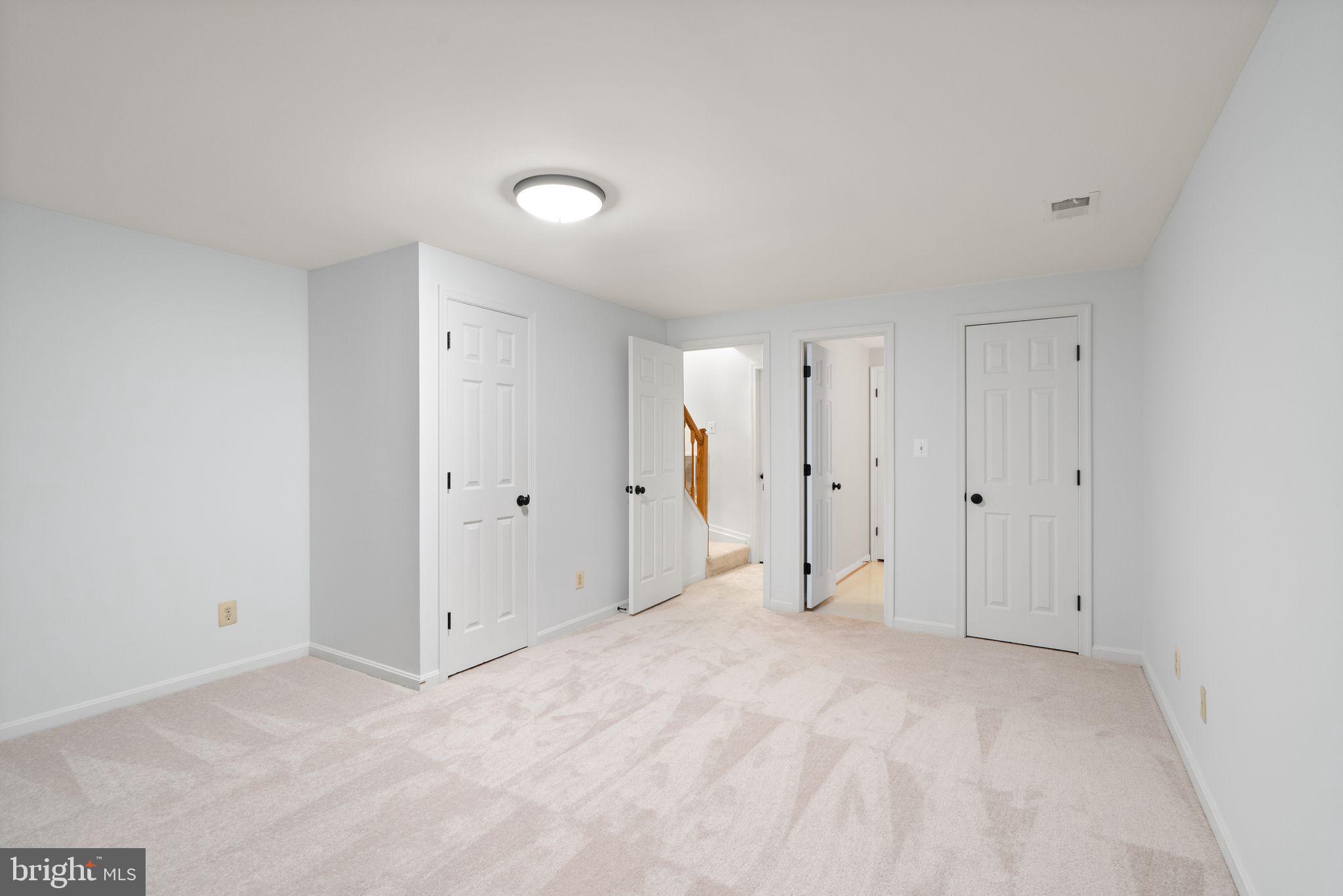 5903 Saint Giles Way