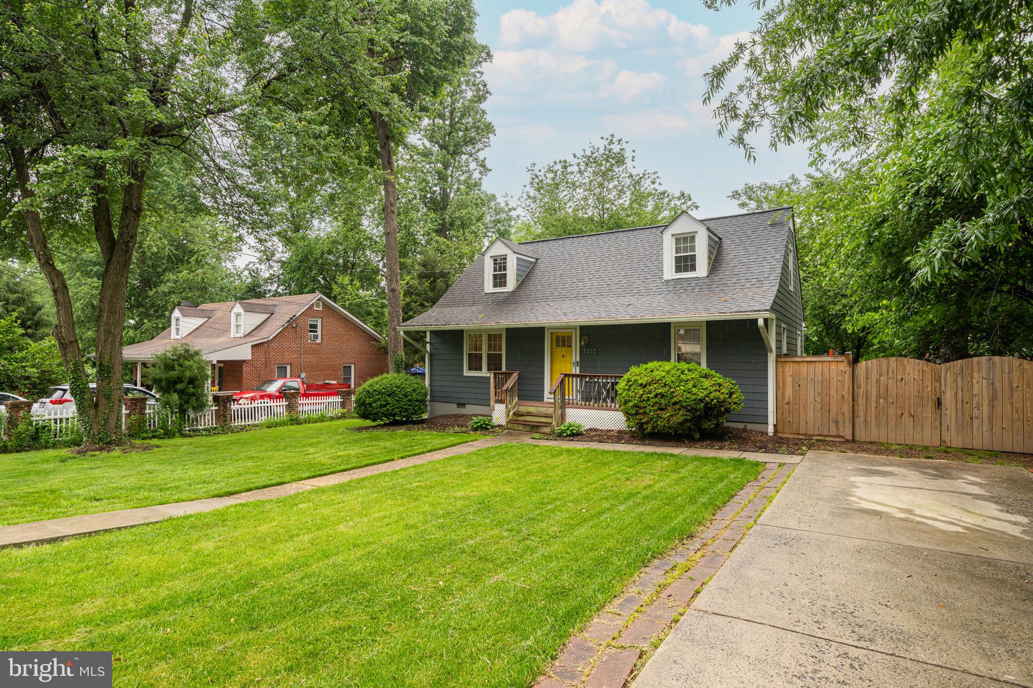 7316 Poplar Ct
